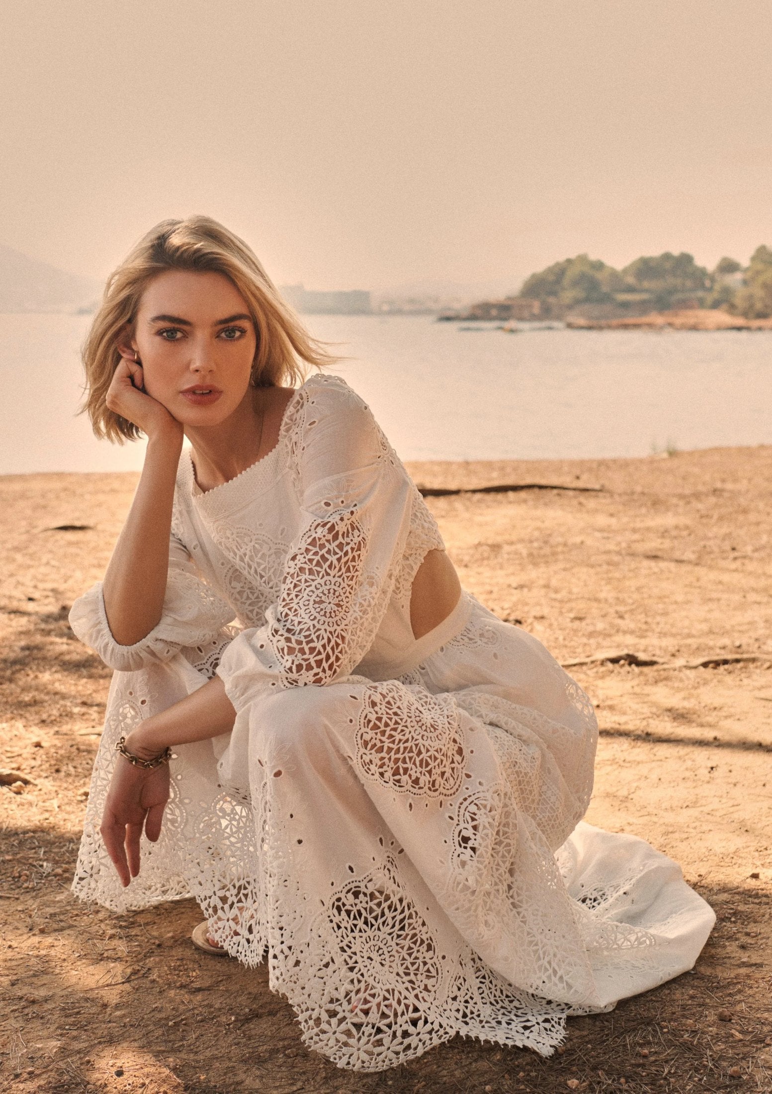 Ibiza · Ivory and Sand, frame 1