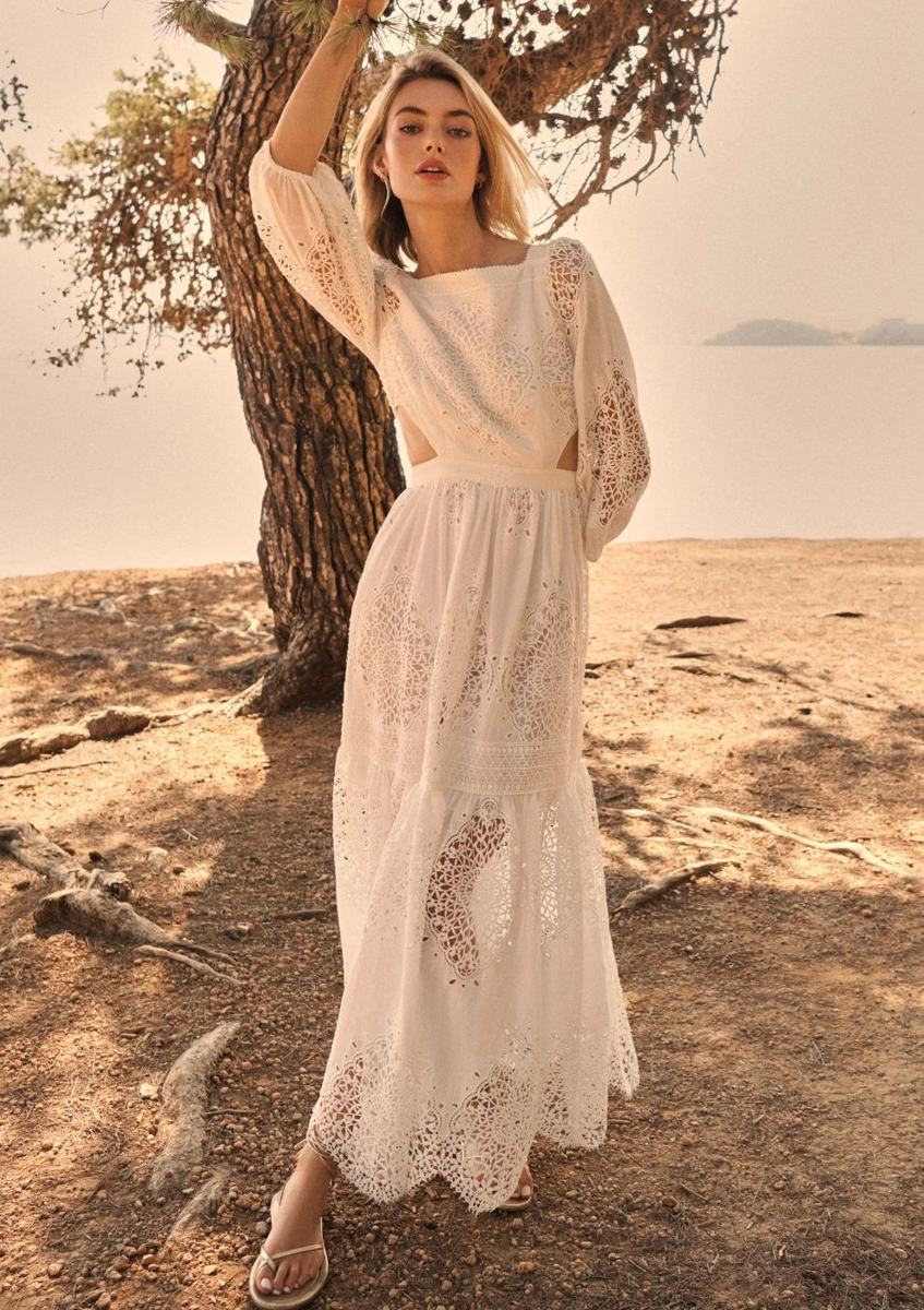 Ibiza · Ivory and Sand, frame 8