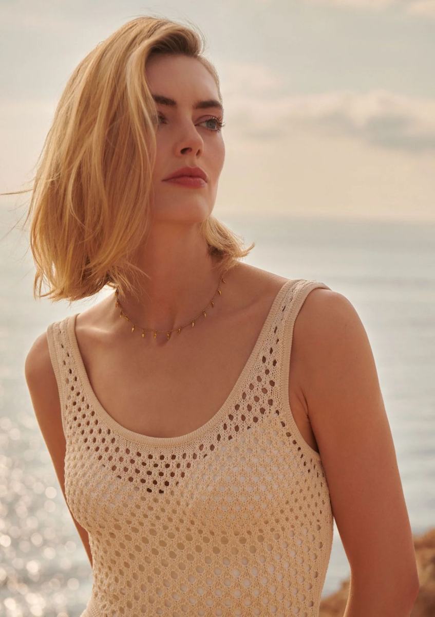 Ibiza · Ivory and Sand, frame 11