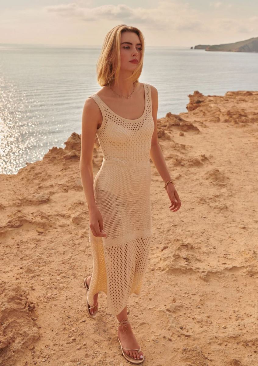 Ibiza · Ivory and Sand, frame 6