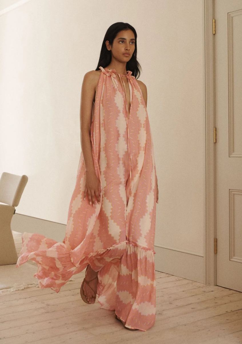 SS24 House · Coral and Peach, frame 8