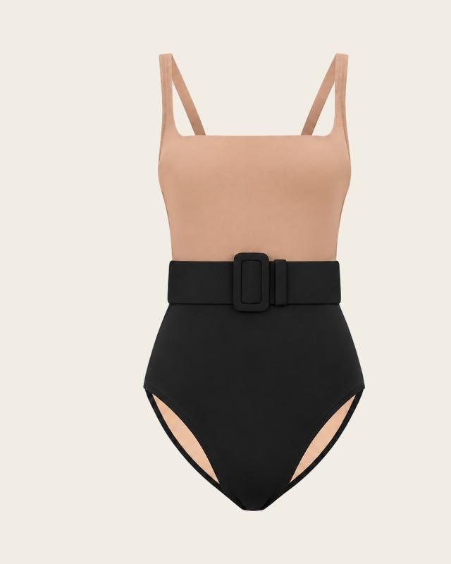 Dune Noir front on cream