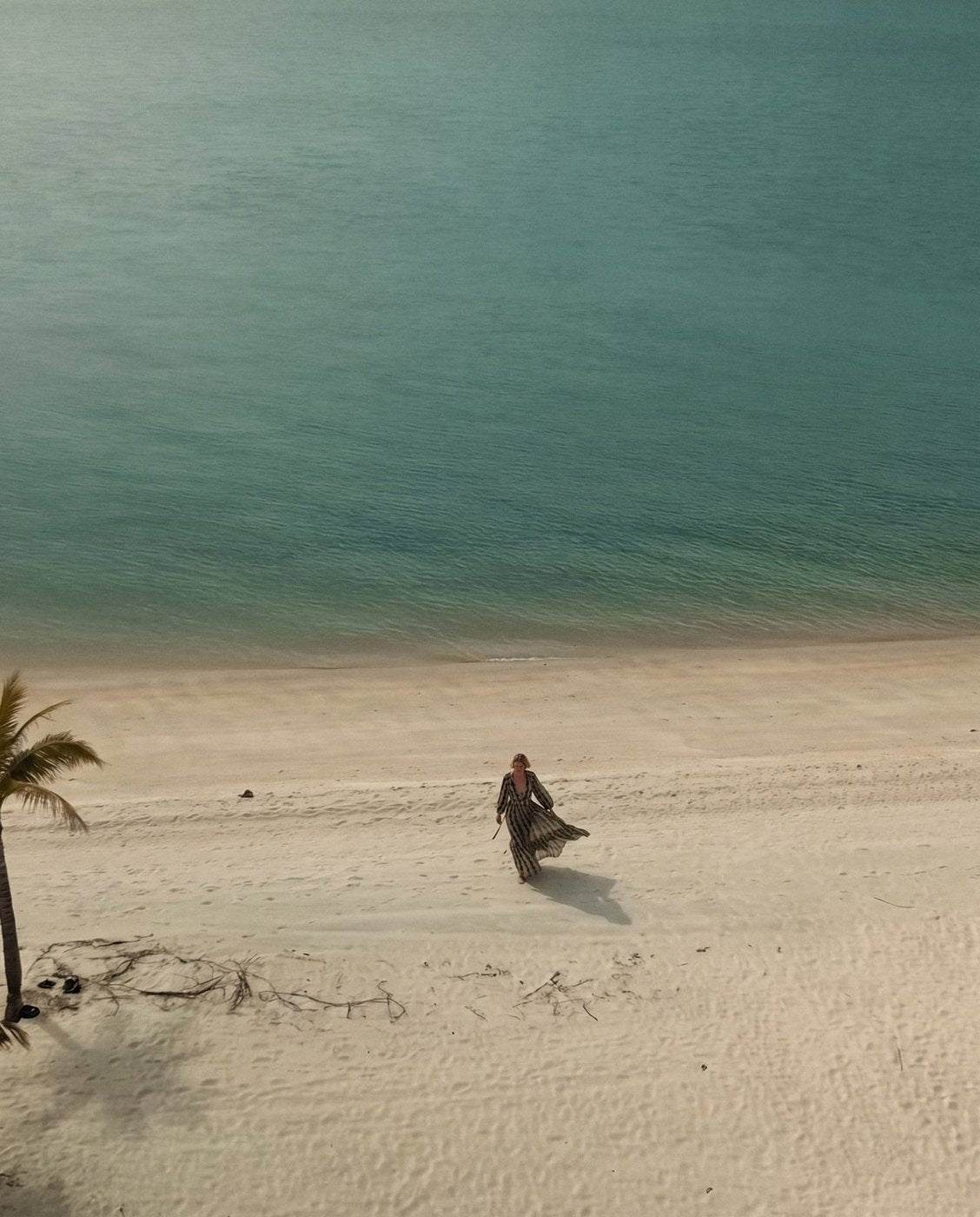 The Theo dress, Jungle Meets Sea, frame 2